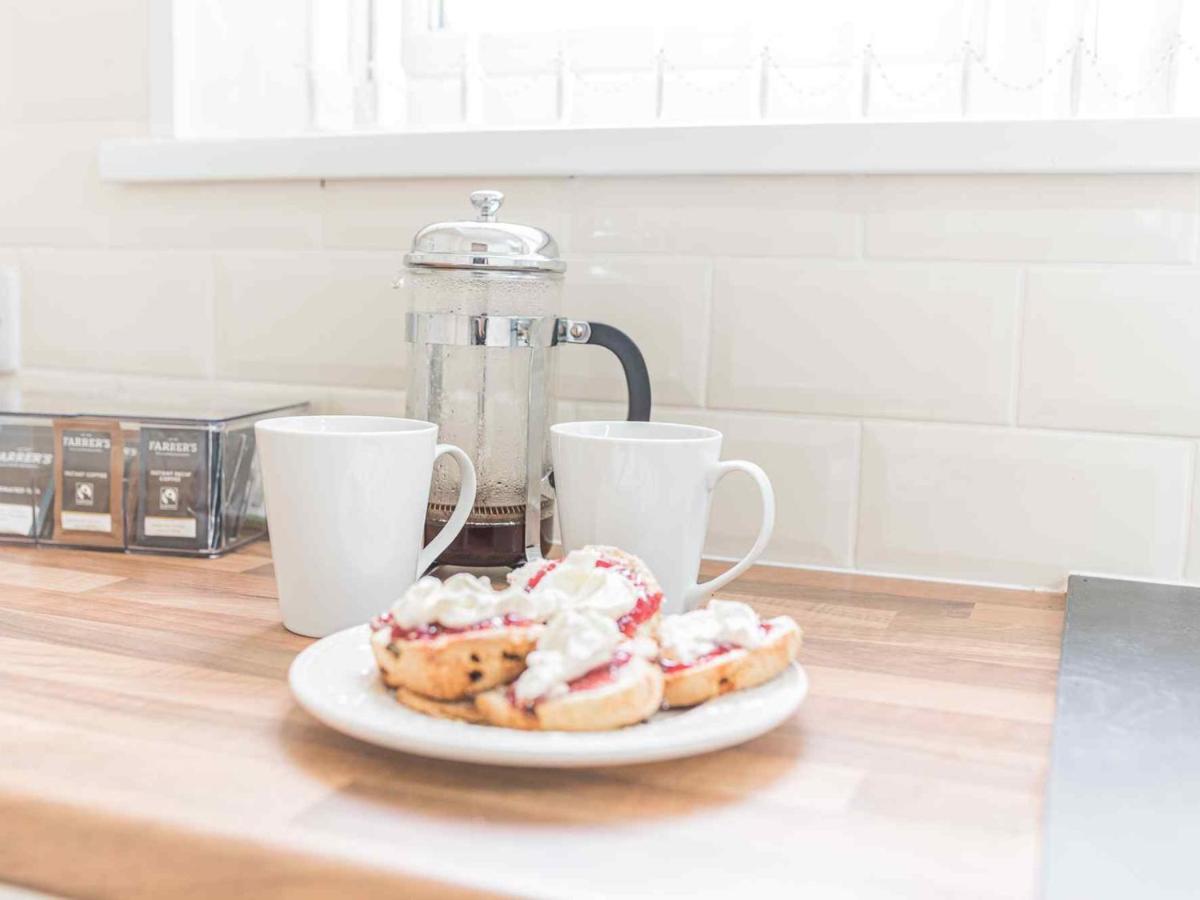 Pass The Keys Comfortable 3 Bed In Central Bowness With Parking Windermere Buitenkant foto